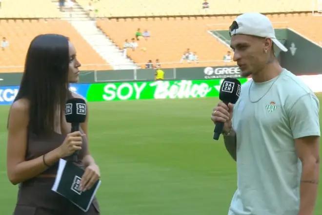 安东尼回归贝蒂斯主场首秀：从曼联的阴霾到归属感的狂欢