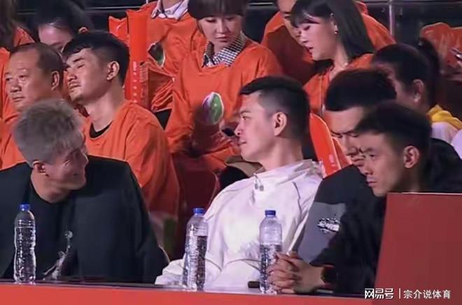 郭艾伦杨鸣破冰和好，辽宁男篮将迎来新局面？别做白日梦！