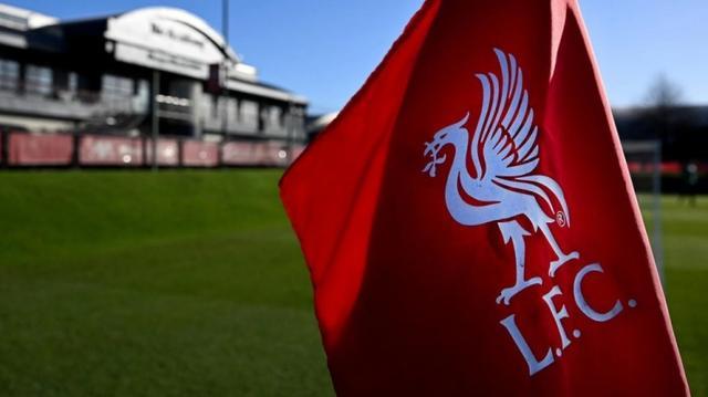 利物浦缅怀女足功勋教练马特比尔德，英超U21联赛成悼念舞台