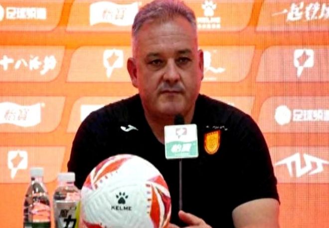 中甲冲超关键时刻，重庆铜梁龙主帅萨尔瓦多离职内幕直击