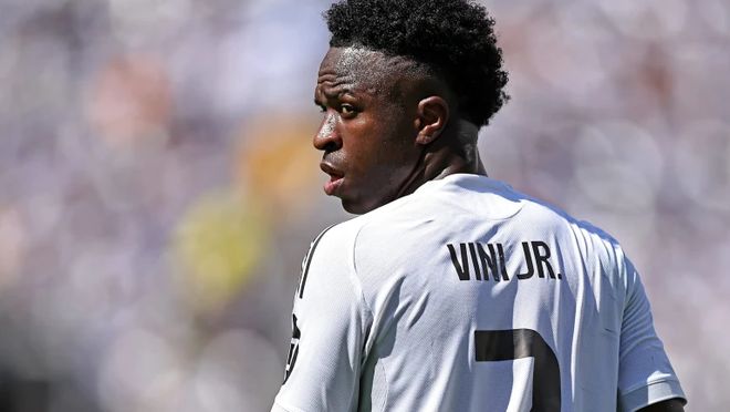 维尼修斯续约内讧，皇马的明星变角色边缘人