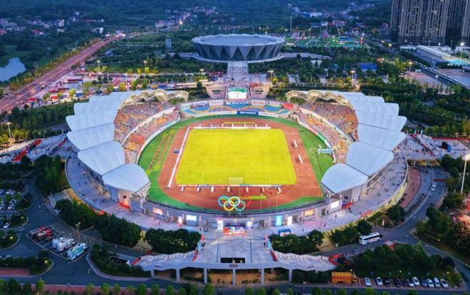 湘超联赛邵阳赛区火爆开赛，球场升级背后藏着啥猫腻？