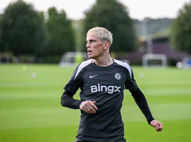 英超球星加纳乔要不要脸主动找斯卡洛尼官方打求生牌