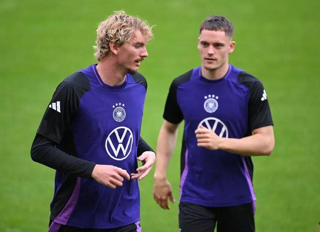 鲁梅尼格毒批拜仁夏窗操作，维尔茨利物浦开局惨淡惹人嘲讽