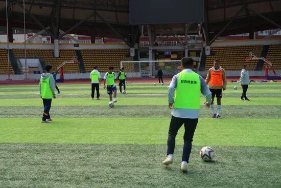 川超揭幕战：甘孜队魔鬼主场迎战德阳，草根球队拼出勇气与信念