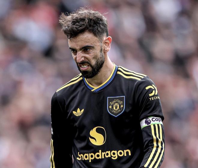 曼联六轮输三场，阿莫林改造B费彻底失败，1亿欧报价成讽刺