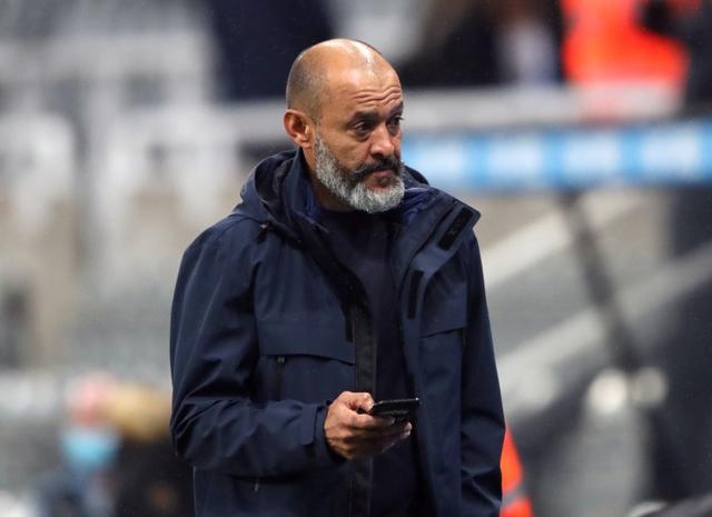 努诺首次西汉姆联主场遭遇球迷抵制，英超黑暗时刻继续