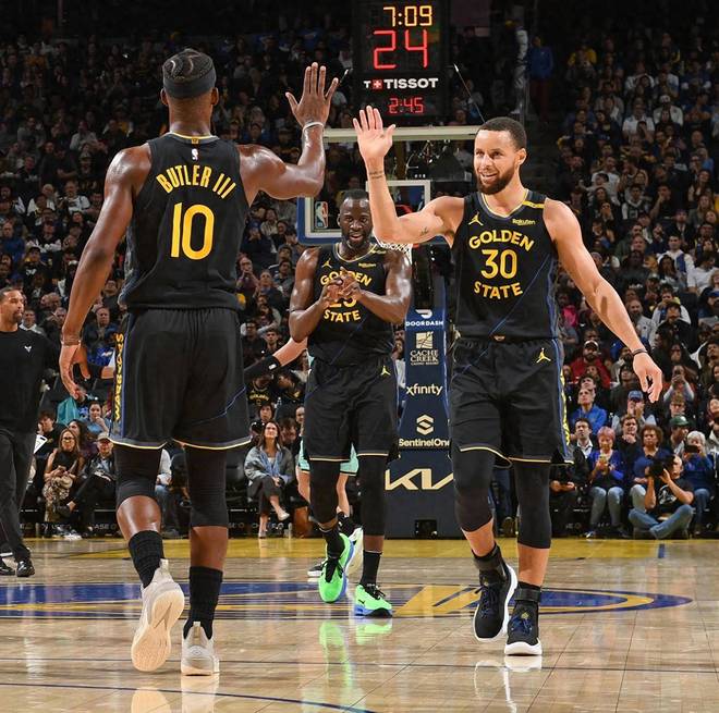 勇士十年风云：库里和球队的荣耀与嘲讽循环