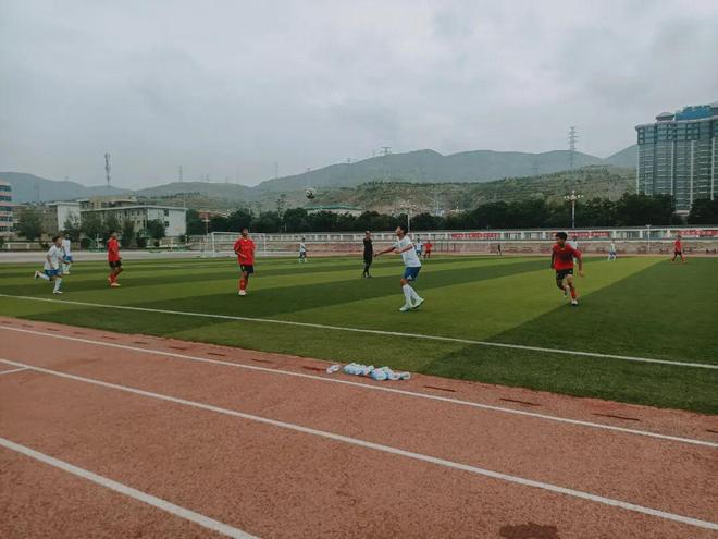 靖远校园足球联赛，冠军与奖项都是亮点，却难逃地方小联赛的尴尬命运