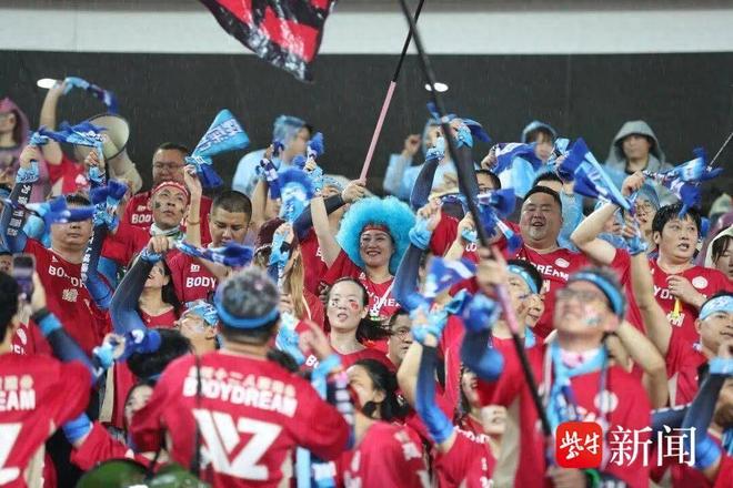 徐州“苏超”盛宴背后的真实画面，别被表面热闹迷了眼