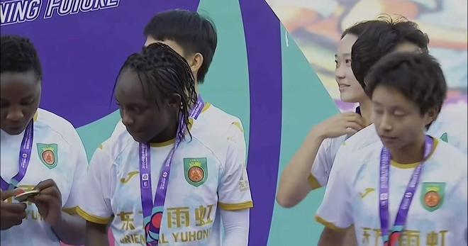 北京京坛东方雨虹女足惊天逆袭，23年后再登中国女超联赛巅峰