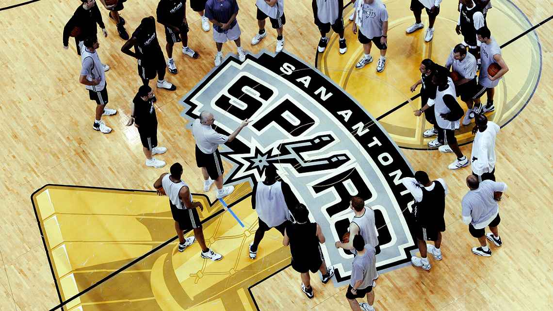 NBA｜重回2009！总决赛中心场重绘奥布莱恩大奖杯，球迷怒吼十年不见的经典